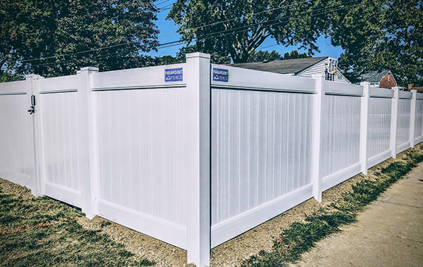 paramount-fence-featured