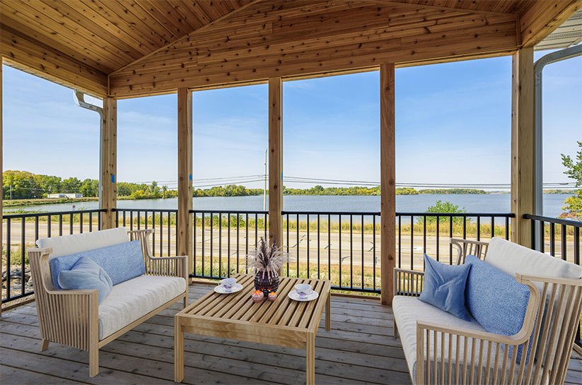 Custom deck by Cove Builders