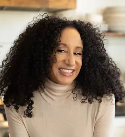 Yvonne Johnson headshot cropped