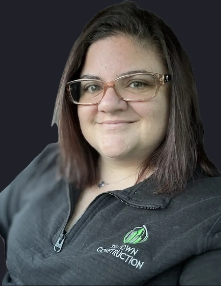 Dominique Saindon headshot