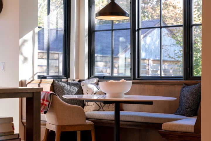 A picture of a kitchen breakfast nook