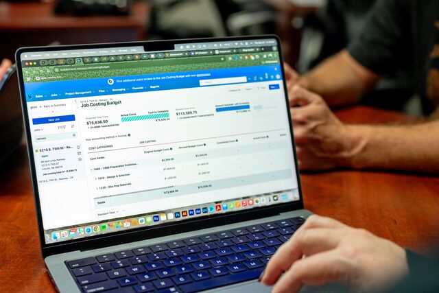 Construction Expense Tracking with Buildertrend's Budget Software