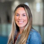 Julia Thompson headshot